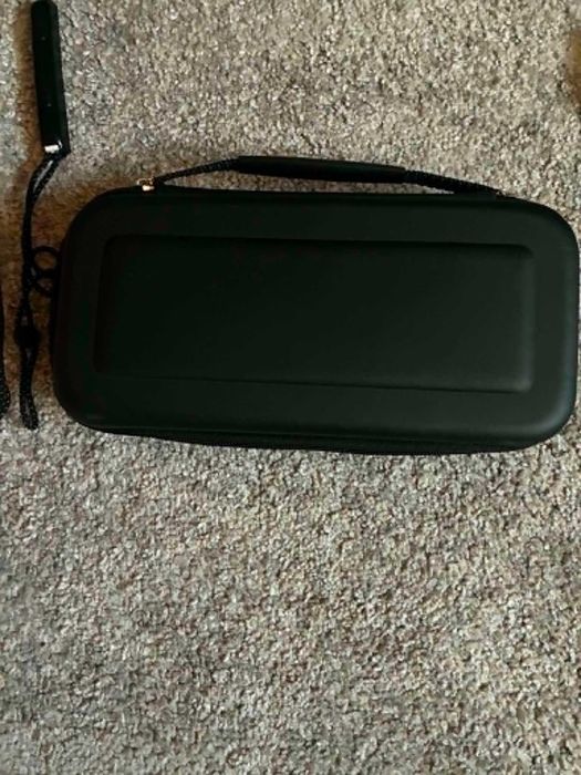 De vânzare Consolă Nintendo Switch OLED cu pachet uriaș de accesorii și jocuri!
