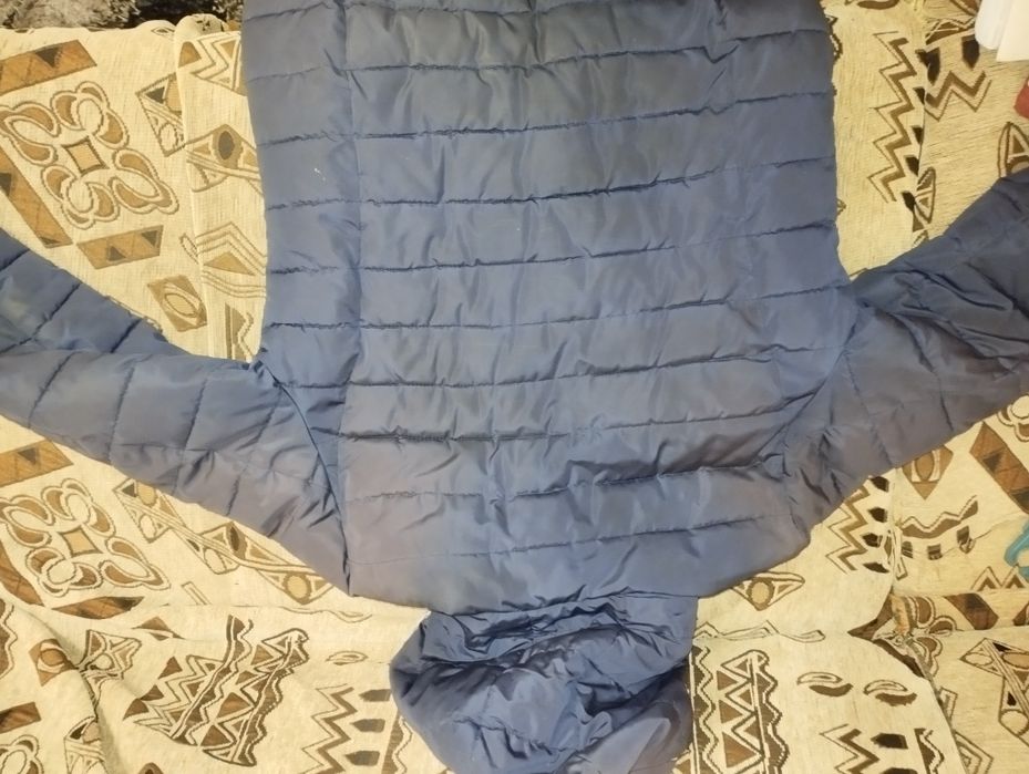 Тёплая хорошая куртка