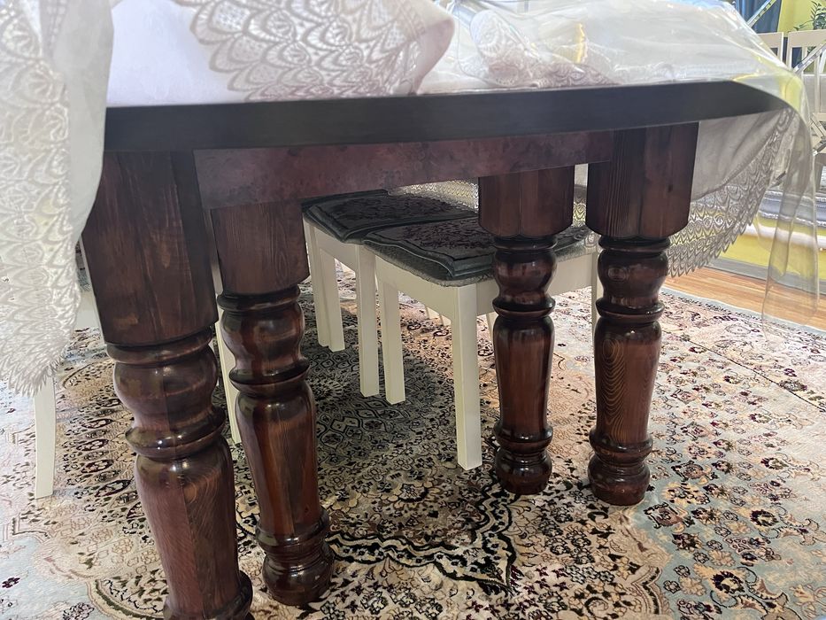 Стол для гостиной