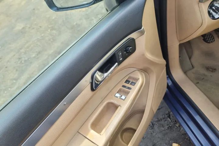 bara fata spate armatura grila capota trager calandru haion far stanga dreapta VW Touran 2004  motor 2.0tdi AZV  dezmembre