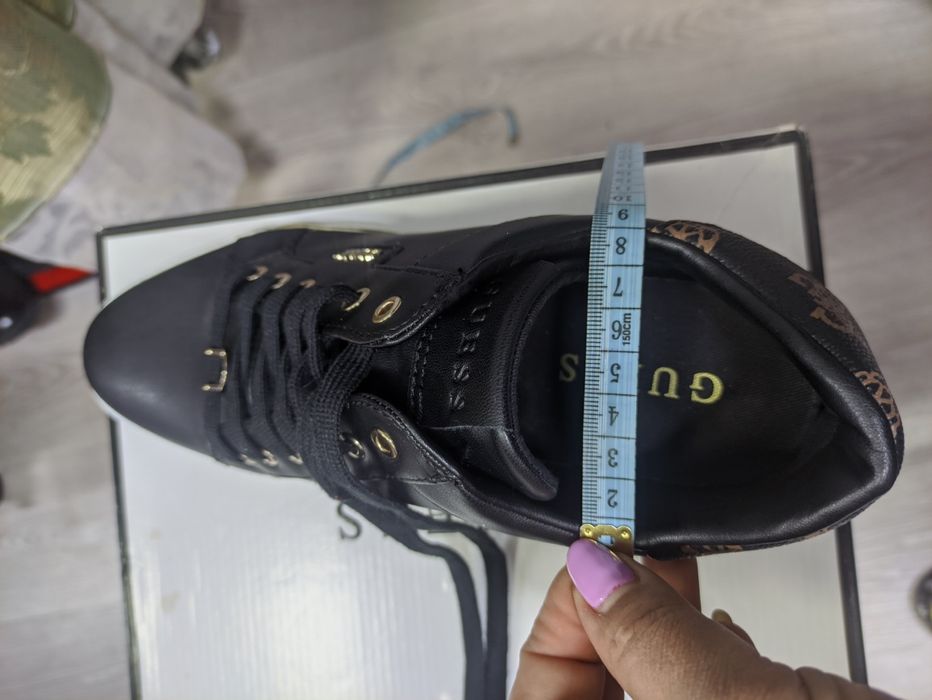 Ботинки Guess оригинал большемерки 41 размер