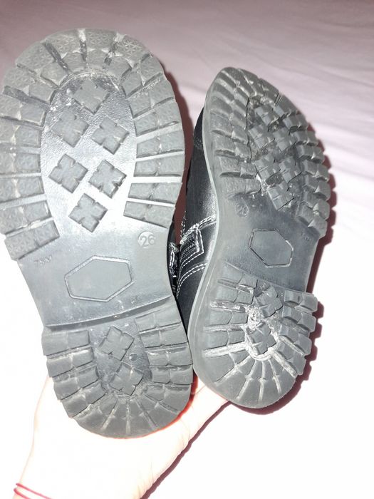 Много детски обувки .Детски ботуши КК 26н и яке бенетон