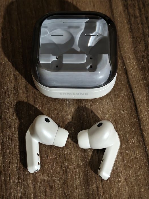 Наушники Samsung Galaxy Buds 4 Pro