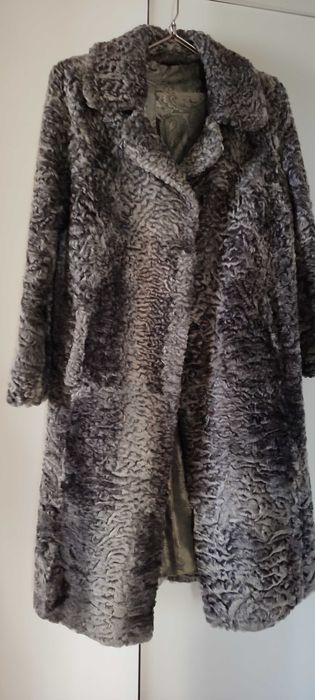 Шуба натуральная, каракуль