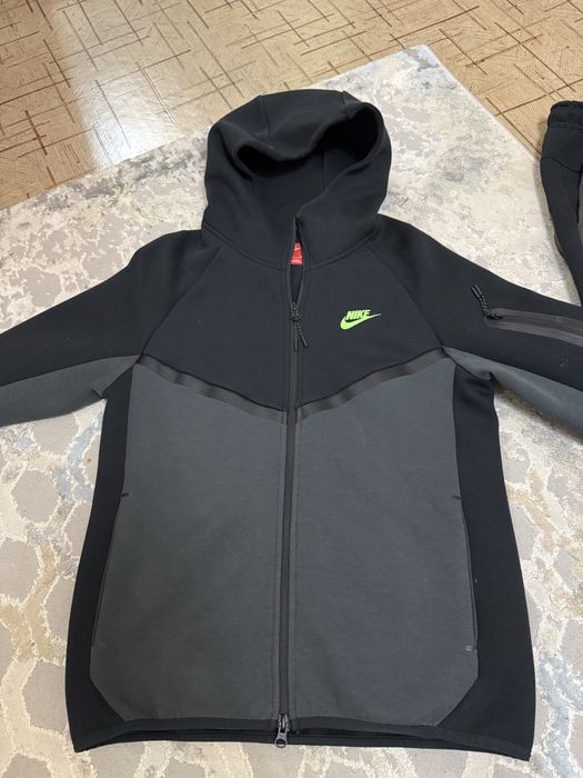 продам nike tech fleece