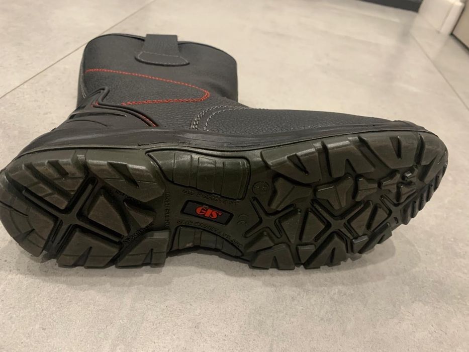 Продам спецобувь