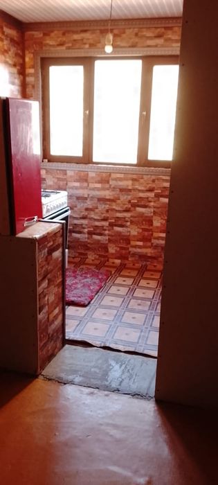 Ijaraga uy bor 2 xonali 2 etajda dinamo bozorchani orqasidagi dom