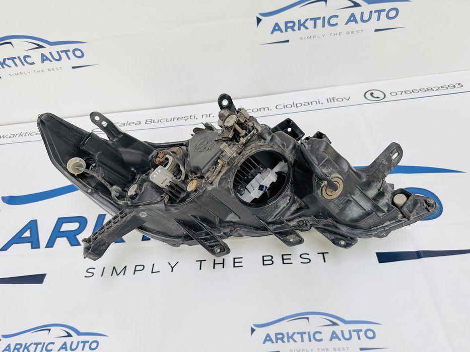 Far stanga Toyota Land Cruiser Prado dupa 2015