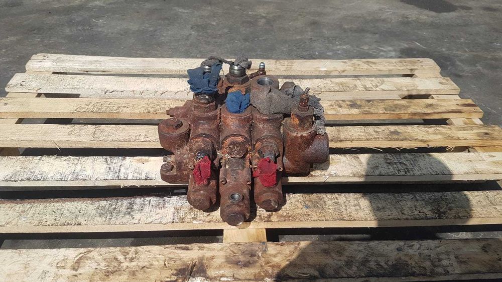 Distribuitor hidraulic vola Case 721B