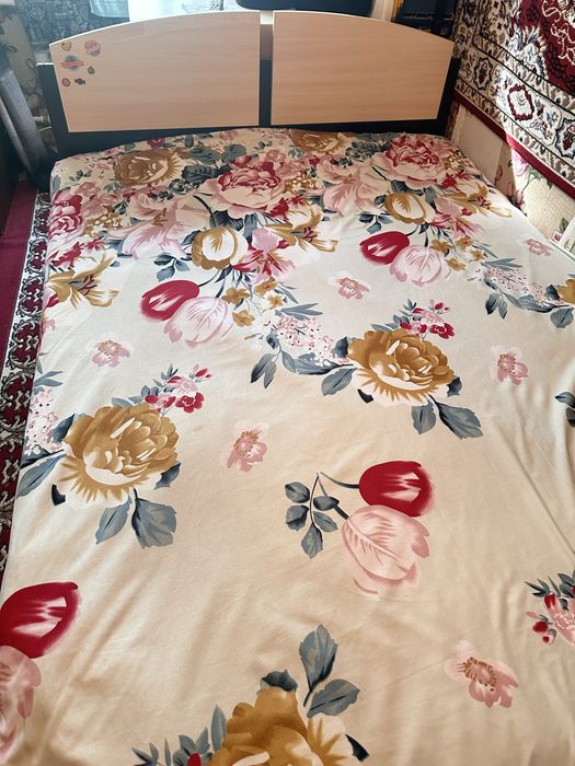 Продам кровать 1,5 спальную