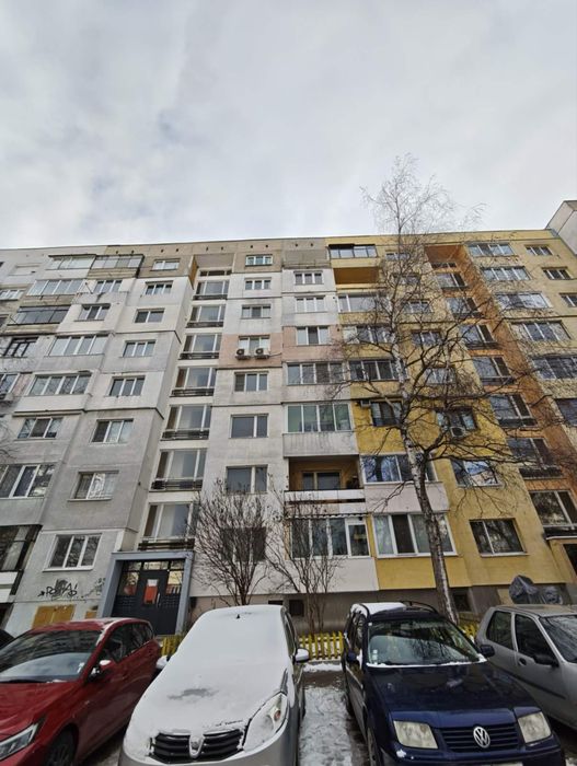 Продавам двустаен Апартамент в кв.Дианабад