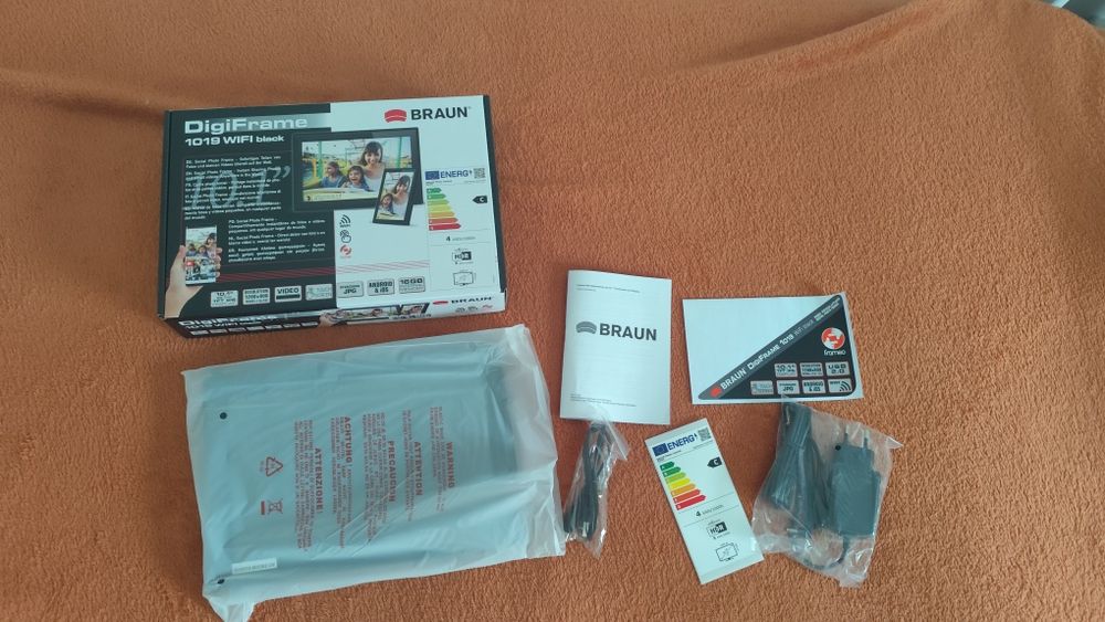 Ramă foto digitală Braun DigiFrame 1019 WIFI - Ca nouă, în cutie