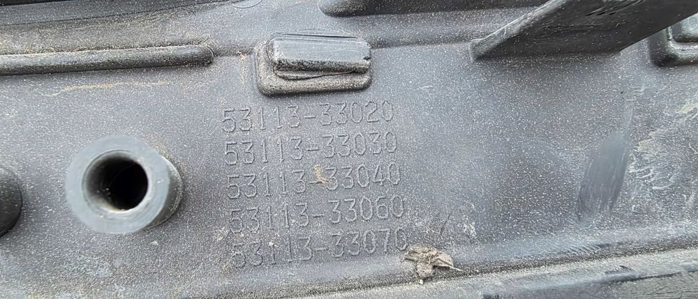 Grila centrala bara fata Toyota Camry 2018 2019 / 2020 2021