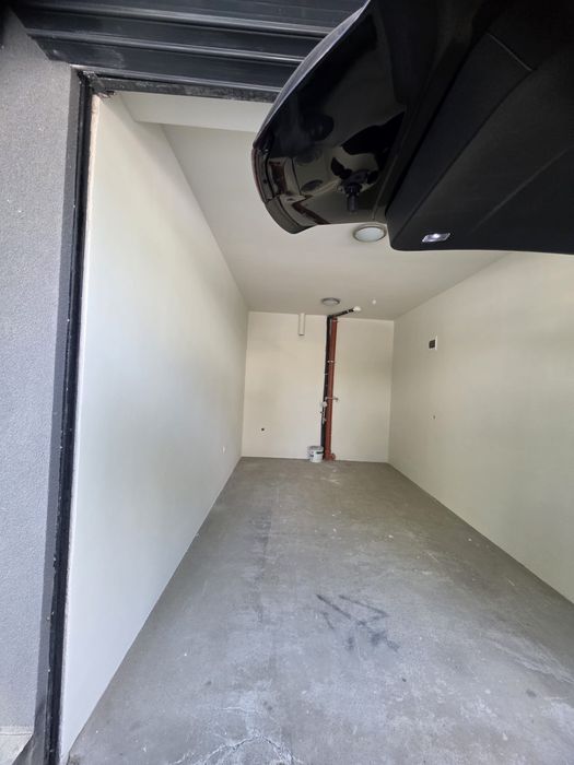 Дава се под наем Гараж / Паркомясто в Търговище, Боровец - 22 кв.м за 61.2 € - Снимка #2