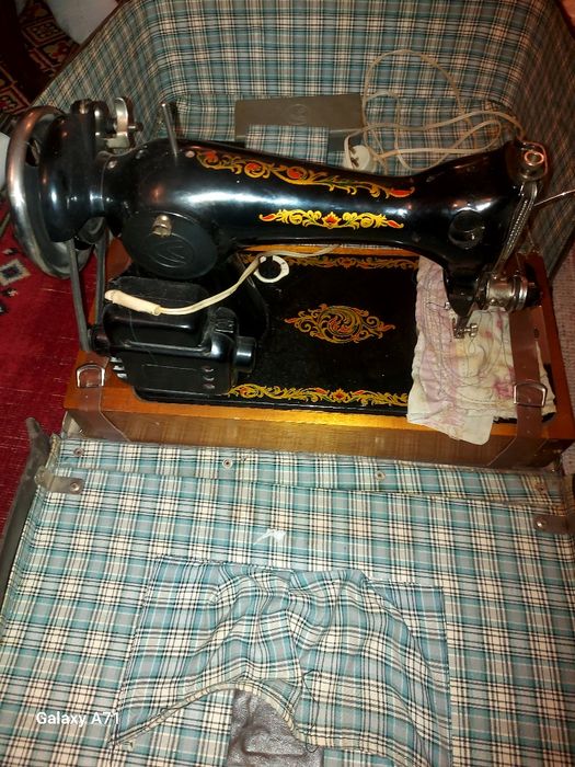 Masina de cusut Singer