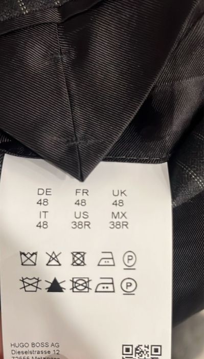 Костюм Hugo Boss размер IT48