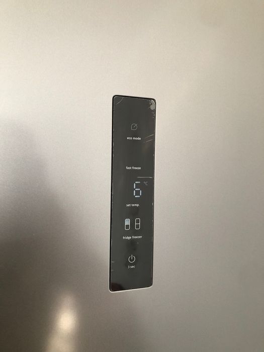 Хладилник фризер горене нофрост система
