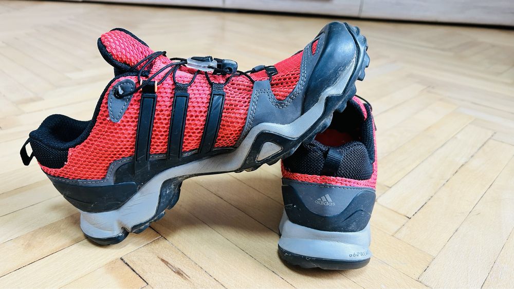 Туристически обувки Adidas Traxion 39 номер