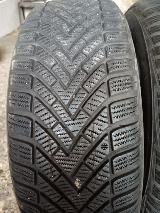 Set 2 anvelope iarna 195/60/15 vredestein dot 2024