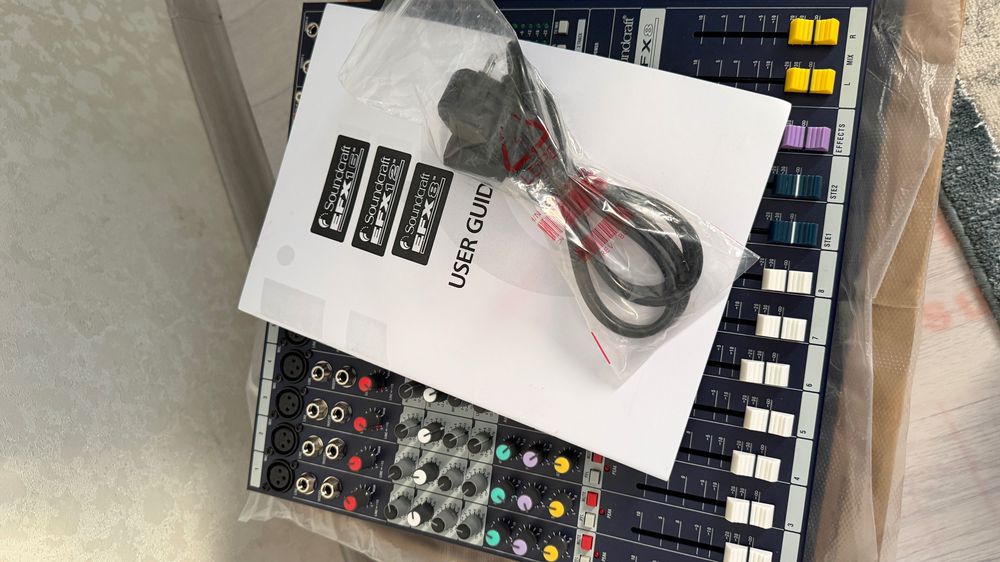 Жаңа Soundcraft EFX8