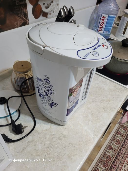 Продам термопот 4,5л