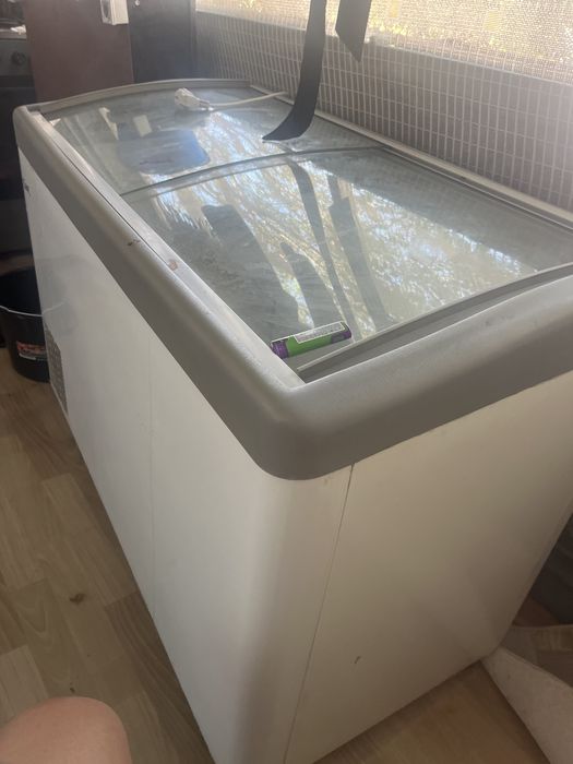 Продам морозильник