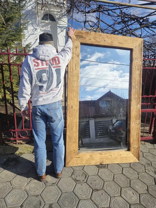 Lemn masiv 2 m pe 120 70 kg. Oglinda