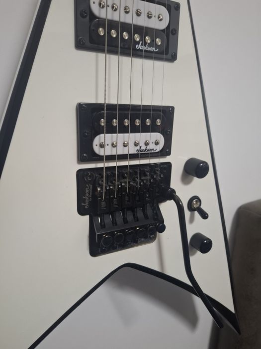 Електрическа Китара Jackson JS32T King V AH Бяло и Черно