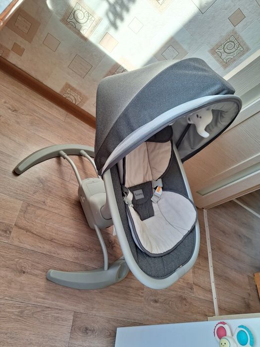 Продам шезлонг качалку
