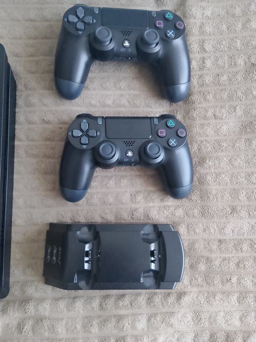 Продам play station 4slim