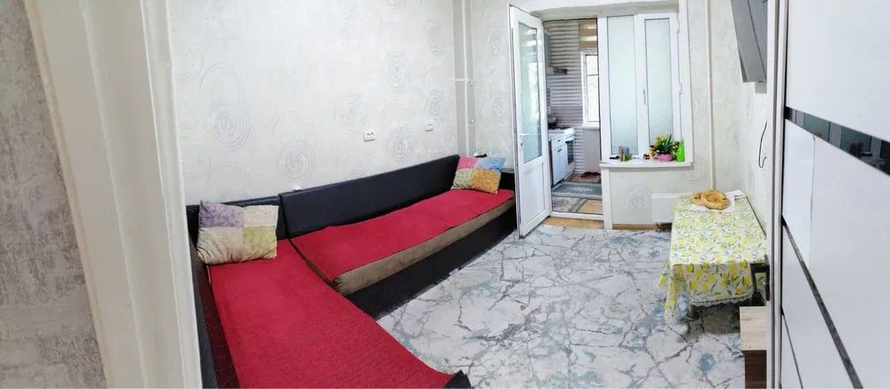 Продаётся 4-х комнатная квартира в Сергели 8