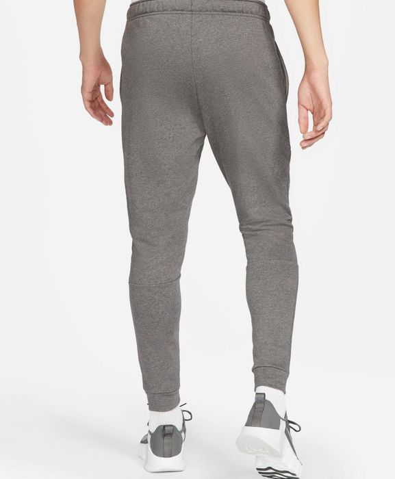 Nike Dry
Men's Dri-FIT Taper Fitness Fleece Trousers

Size L