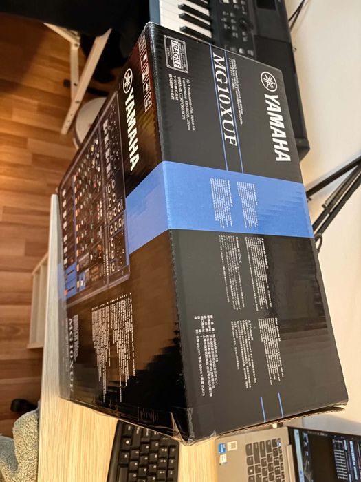 Mixer Yamaha MG - 10 - XUF Nou