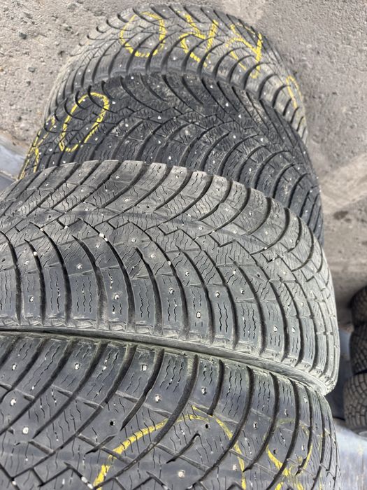 Зимние шины Pirelli 235/45/18