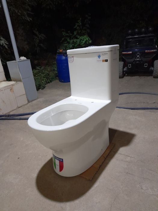 АКЦИЯ...Продам новые лытие унитазы.