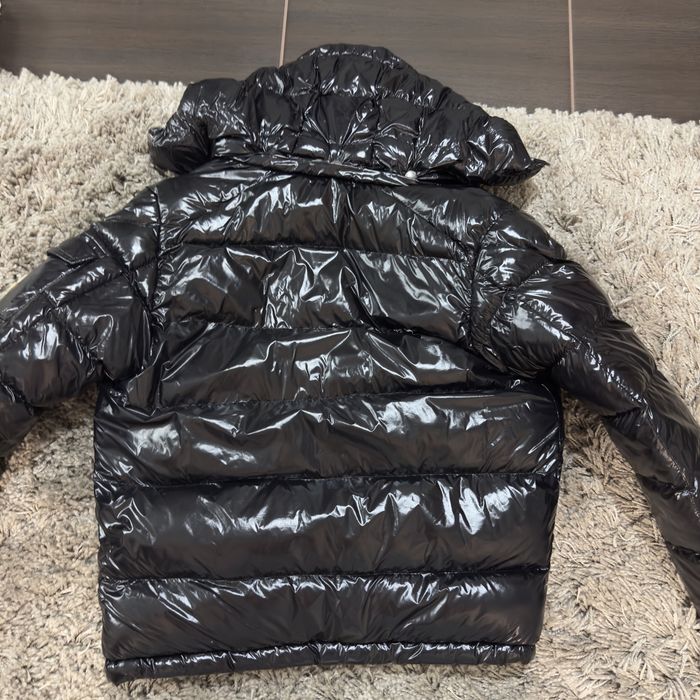 geaca moncler cu defect la maneca