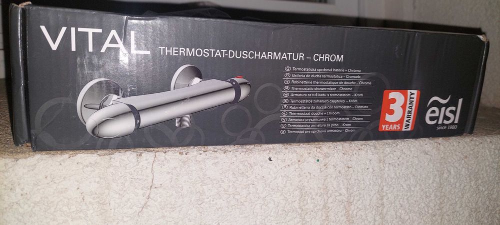 Модерен, дизайнерски термостатен смесител.