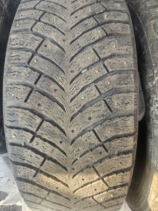 Продам резину б/у 215×55×18