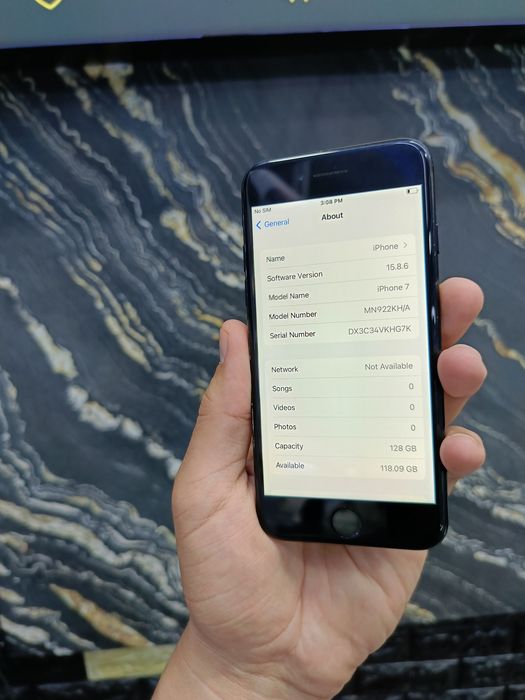 iPhone 7  128Gb sotiladi