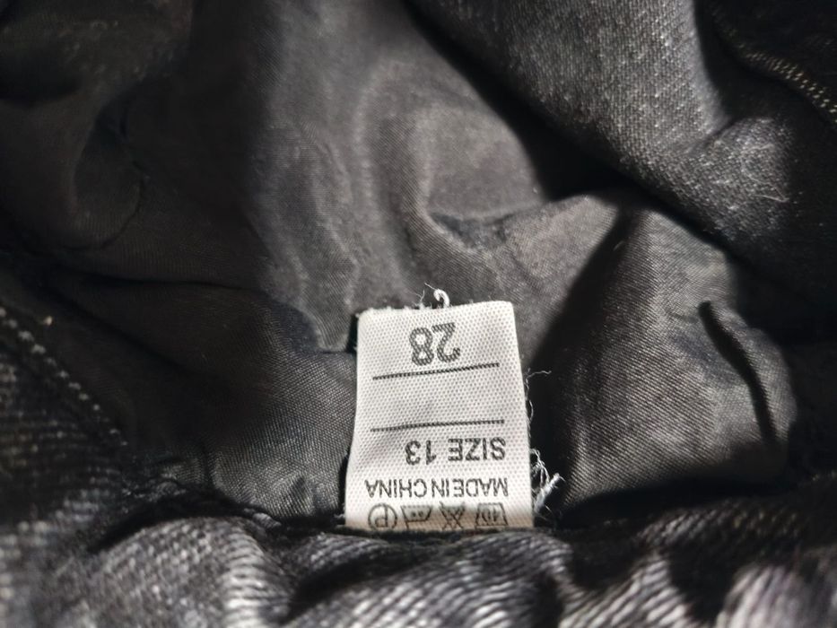 Продам женские джинсы