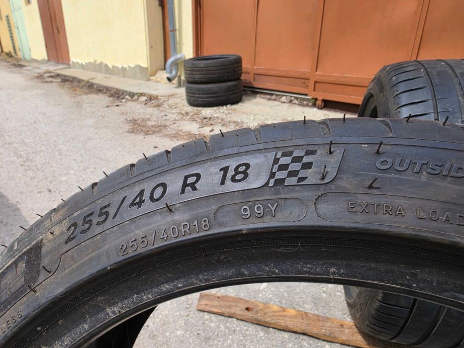 2 бр. летни гуми 255/40/18 Michelin PS4 ZR DOT 2619 4,5 mm