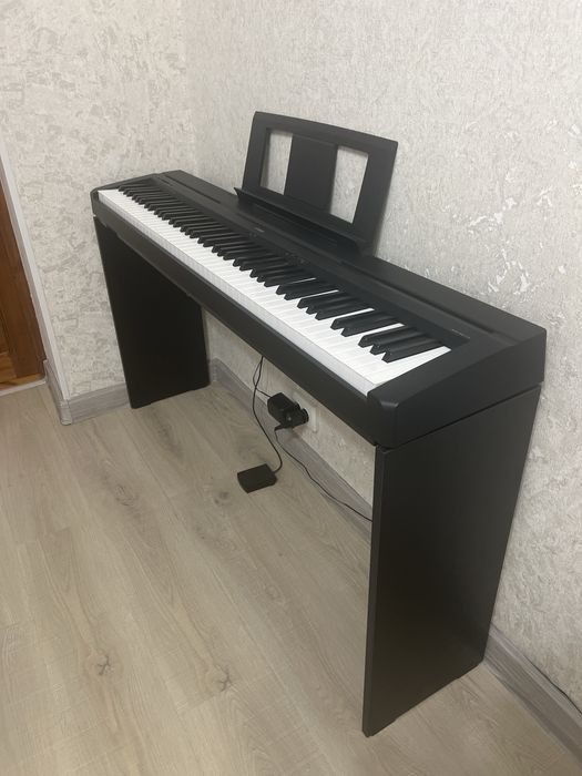 Yamaha P-45 пианино