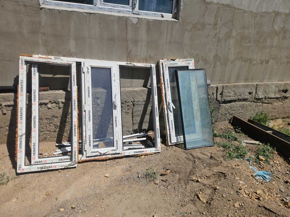 Продам б/у пластиковые окна.