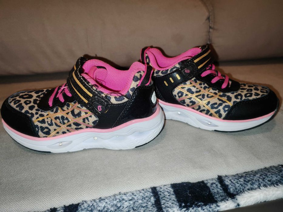Pantofi sport cu luminite - marimea 26