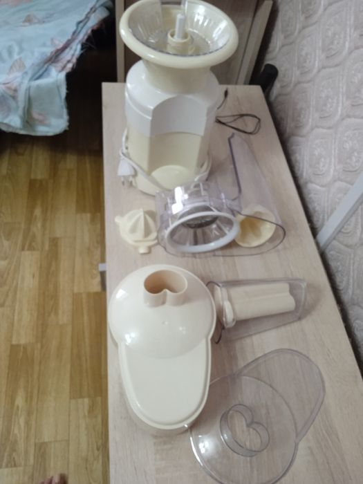 Соковыжималка фирмы Витек