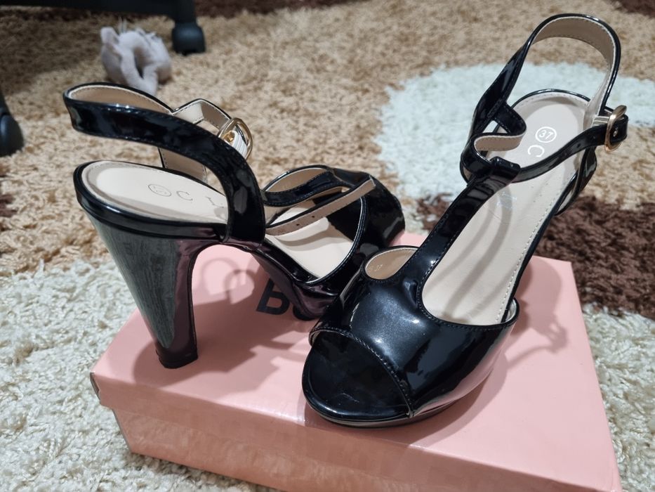 Sandale elegante