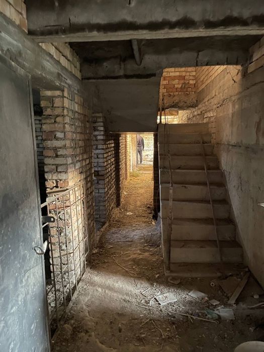 Nazarbekda uy sotlad 8 sotix