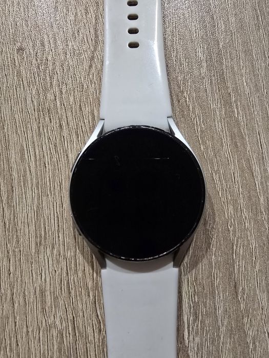 Часовник Samsung wach 4