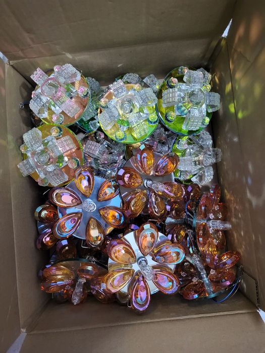 Продам потолочный споты