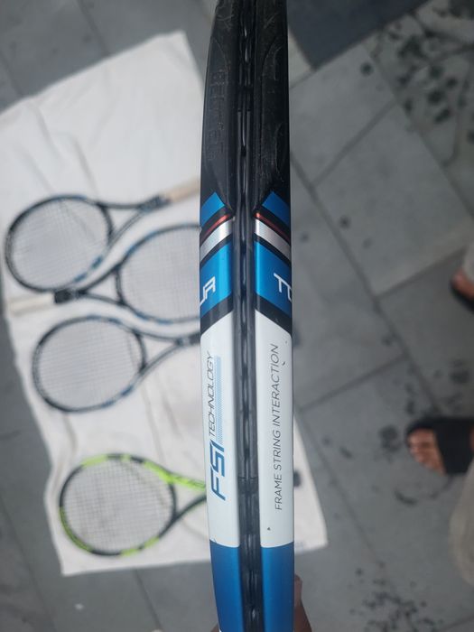 Vand 2 rachete Babolat pure drive si una pure aero de copii